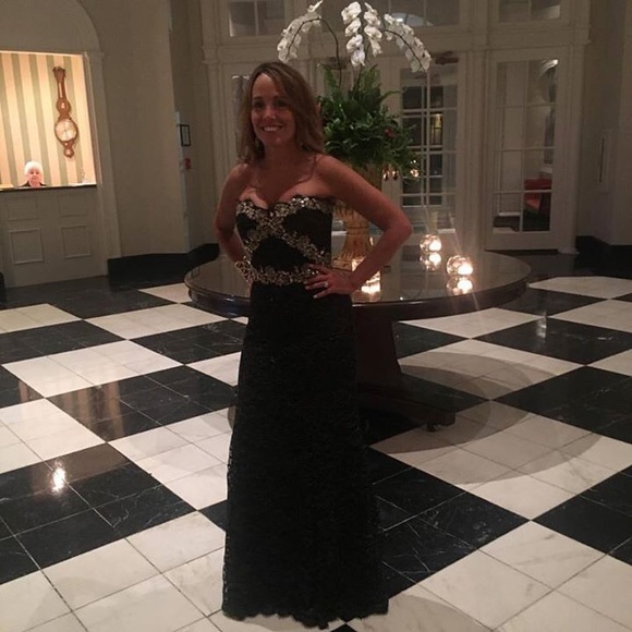 Meet your Posher, Christy - Picture 2 of 2